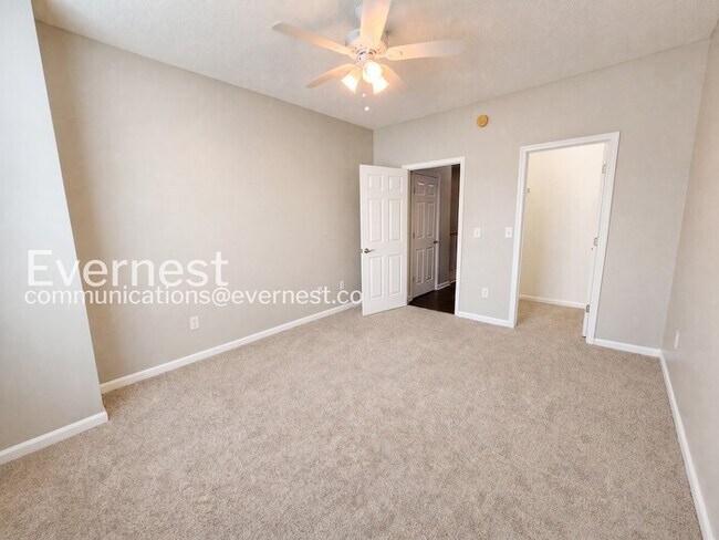 Building Photo - 3 Bed, 2.5 Bath Townhome with Garage / Pet-Friendly / Coming Soon!
