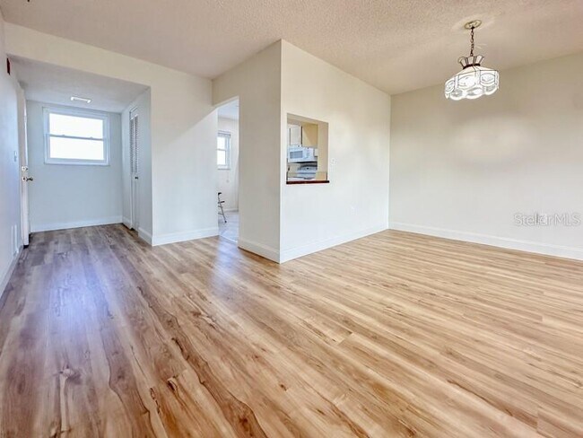 Building Photo - 3640 Ironwood Cir