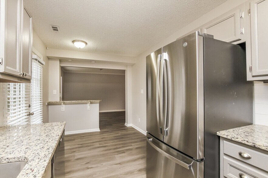 Building Photo - 100 Bath Cir