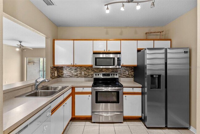 Building Photo - 9505 Amberdale Ct