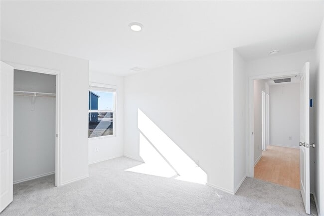 Building Photo - 241 Kings Row Ln