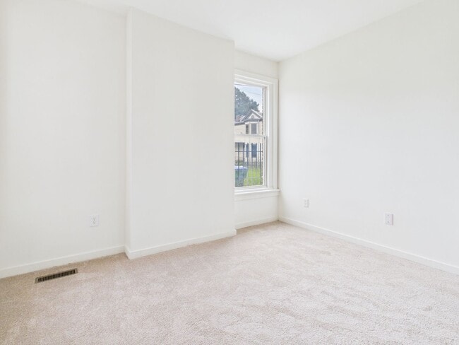Building Photo - 204 Wellford St