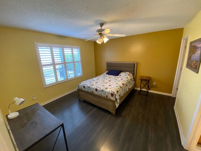 Building Photo - SEASONAL RENTAL or ANNUAL LEASE in The Village of Duval 2 Beds, 2 Bath + den home, Pets OK.