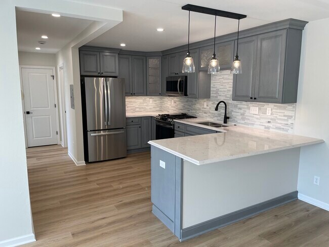 Building Photo - 255 Elmwood Ave