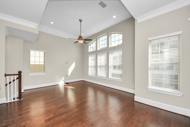 Building Photo - 8306 Hillendahl Blvd