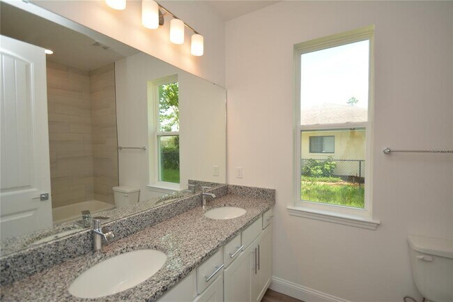 Building Photo - 102 Brittany Ln