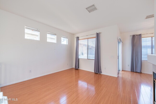 Building Photo - 1751 Tallowberry Ln
