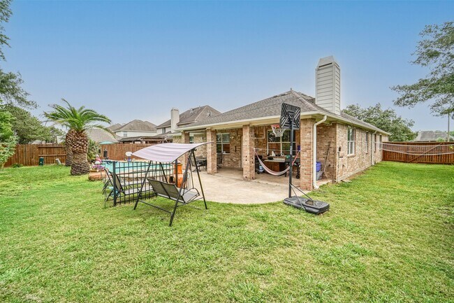 Building Photo - 387 Henderson Ln