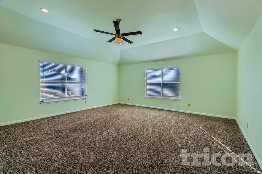 Building Photo - 12069 Brownwood Dr