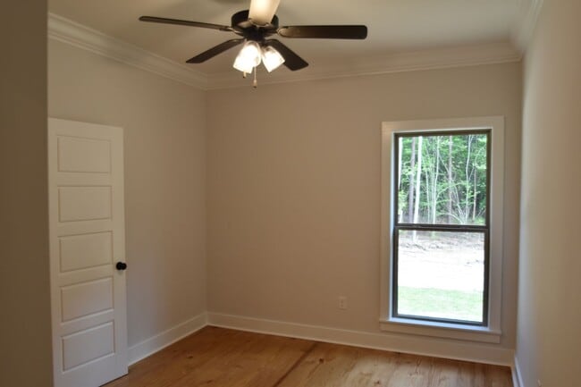 Building Photo - First Months Rent  Move In Special just $1799