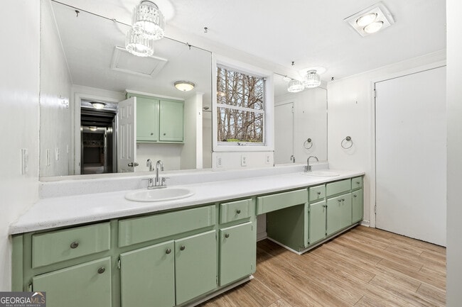 Building Photo - 1247 Wooten Dr