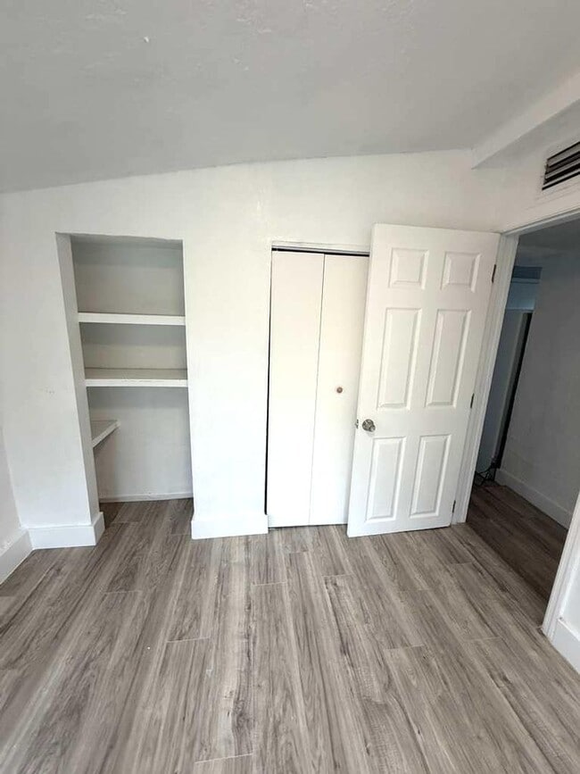 Building Photo - 326 NW 96th St