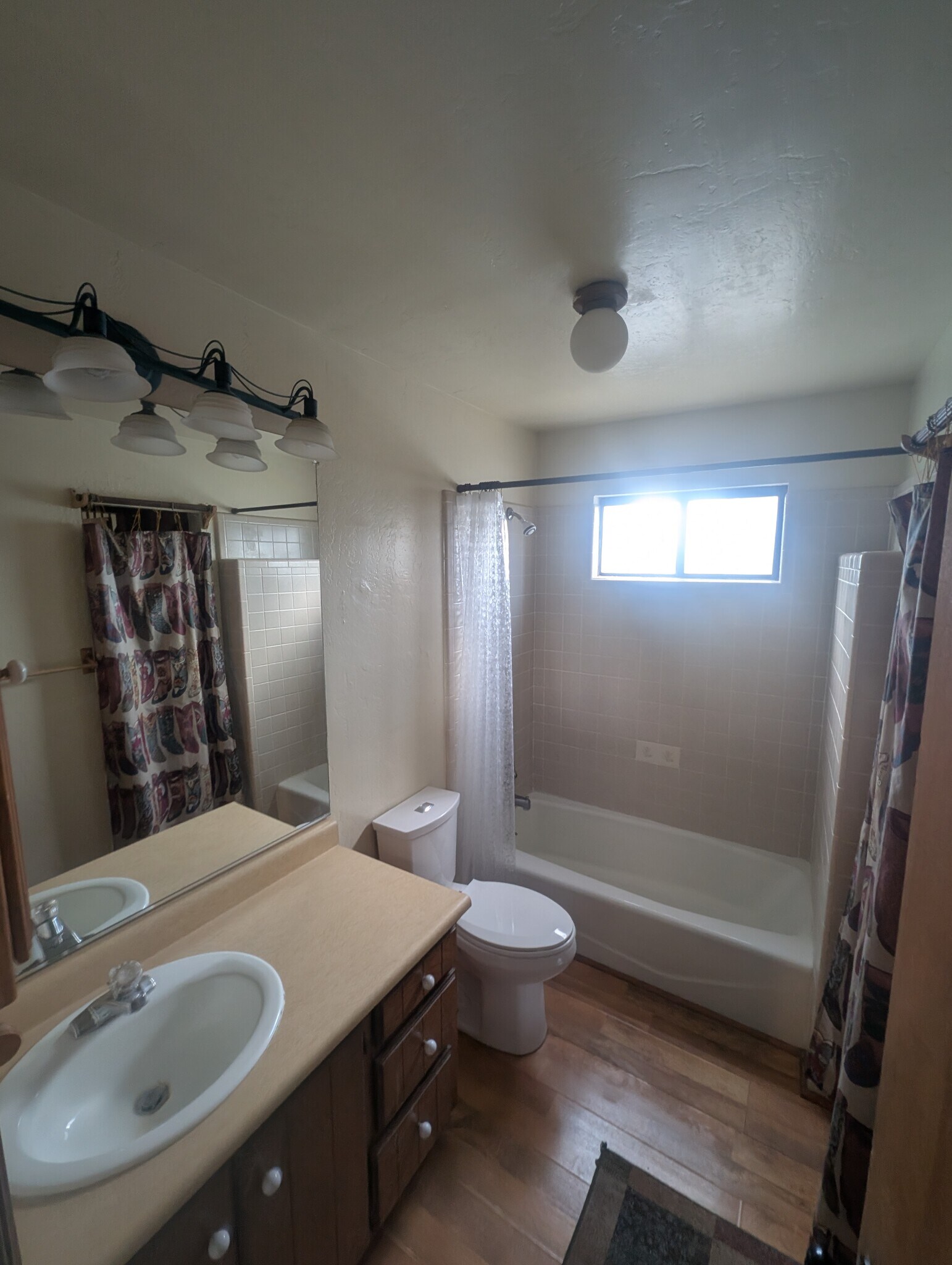 Building Photo - 2173 Sunrise Cir
