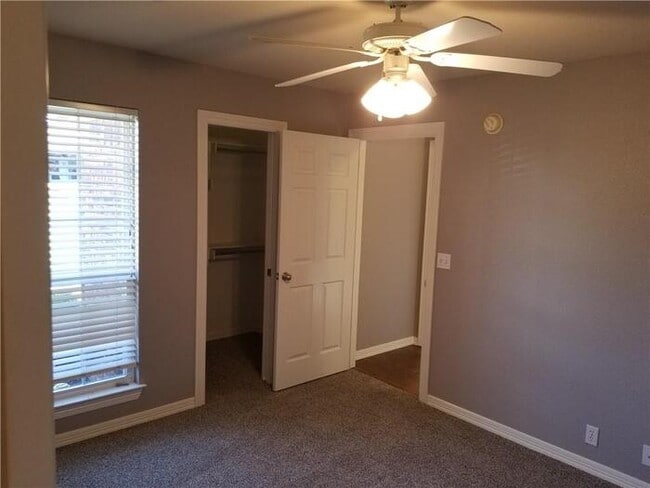 Building Photo - 884 Palisades Ave