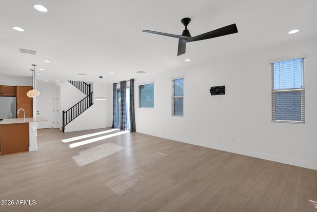 Building Photo - 5819 W Pueblo Ave