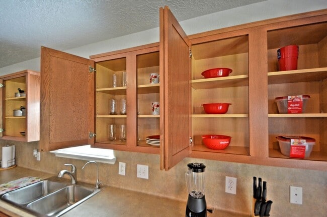 Building Photo - 29326 Legends Green Dr