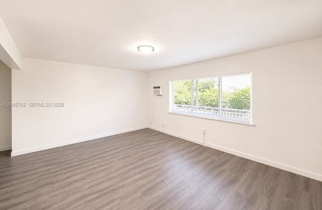 Building Photo - 7600 Dickens Ave