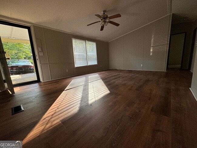 Building Photo - Rent Reduced!