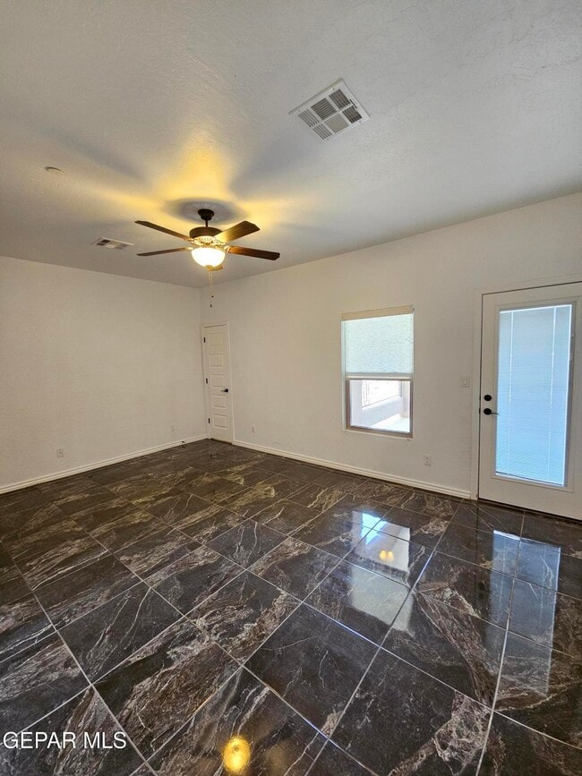 Building Photo - 704 Espada Dr