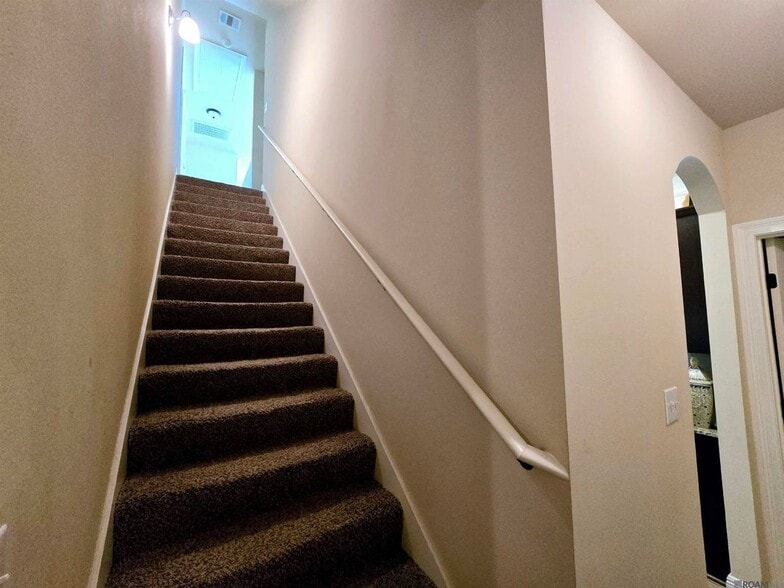 Building Photo - 18258 River Landing Dr