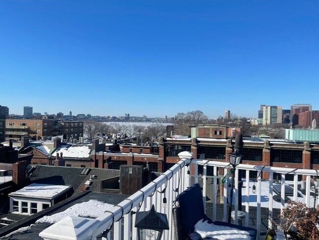 Building Photo - 76 W Cedar St