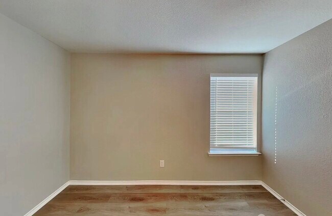 Building Photo - A Place to Settle In: Inviting 5-Bedroom Family Home