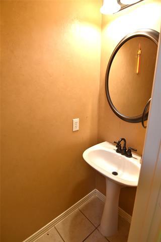 Building Photo - 3016 Myrtice Dr