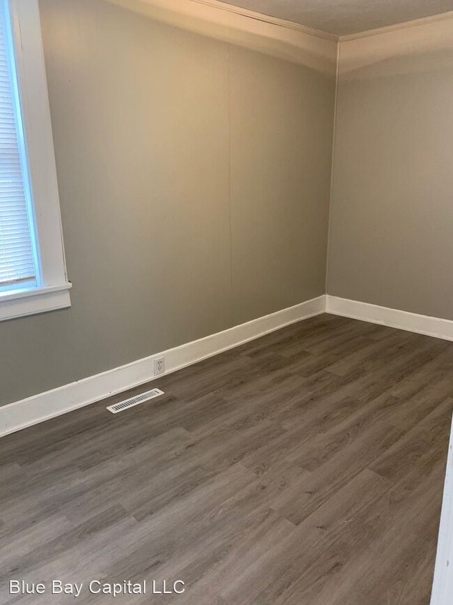 Building Photo - 3 br, 1 bath House - 372 Orchard Avenue