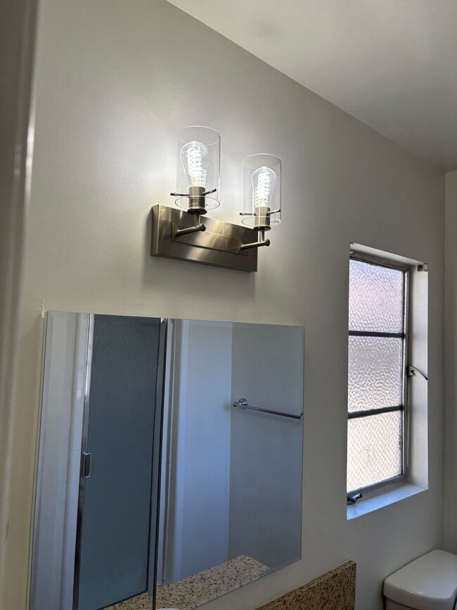 Building Photo - 3513 W Alameda Ave