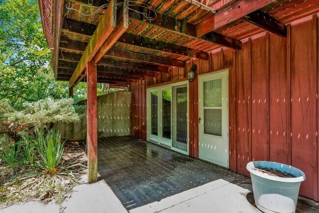 Building Photo - 40 Deep Creek Rd