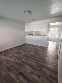 Building Photo - 2010 Larcus Ave