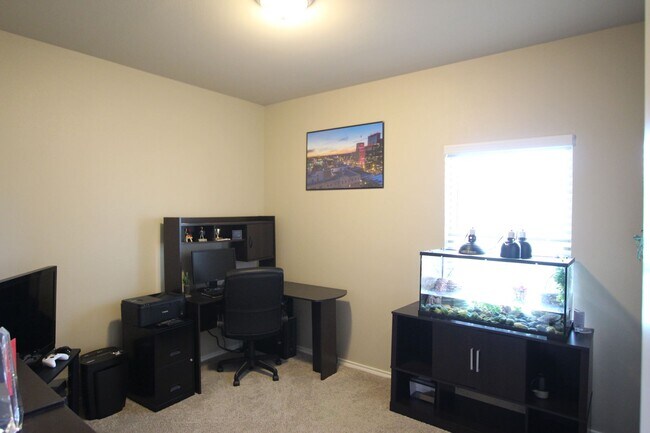 Building Photo - Cozy 4 Bedroom2 Bath Home in West Tyler!