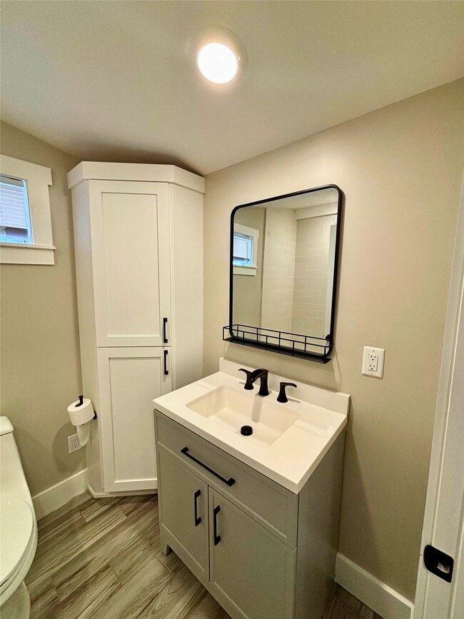 Building Photo - 410 McPhail St