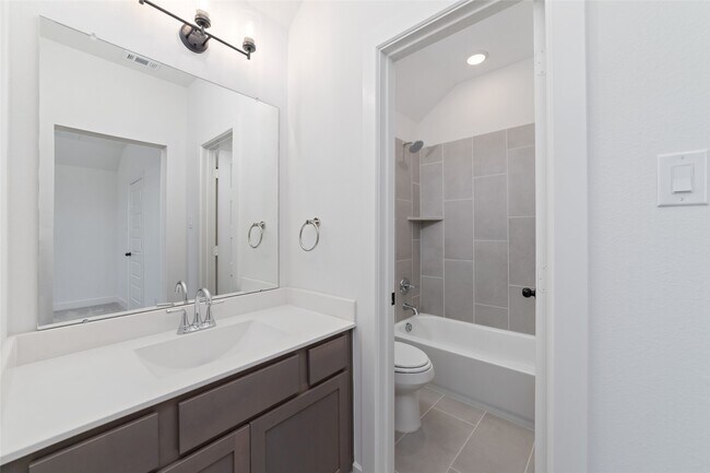 Building Photo - 4814 Highland Strm Ct