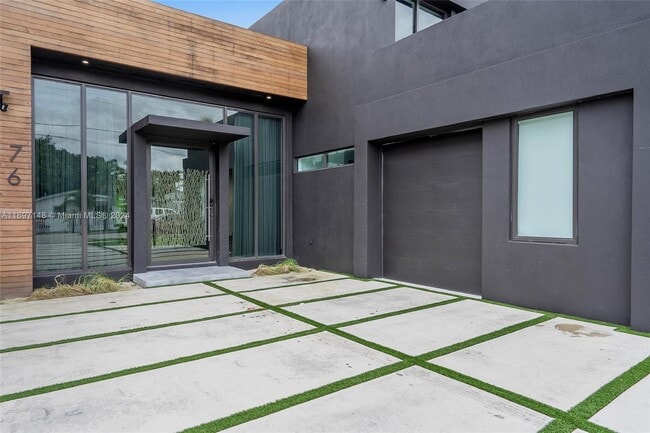 Building Photo - BUENA VISTA HGTS
