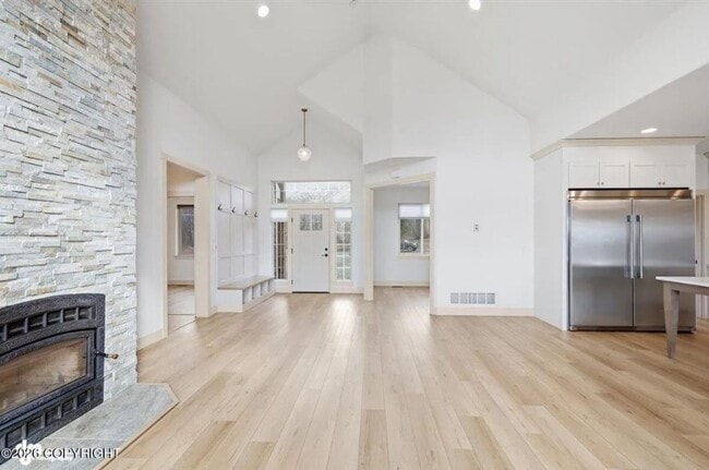 Building Photo - 7064 E Tumnus Cir