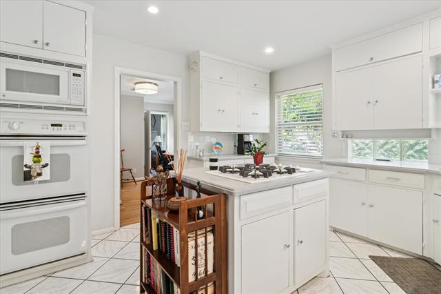 Building Photo - 3982 Highgrove Dr