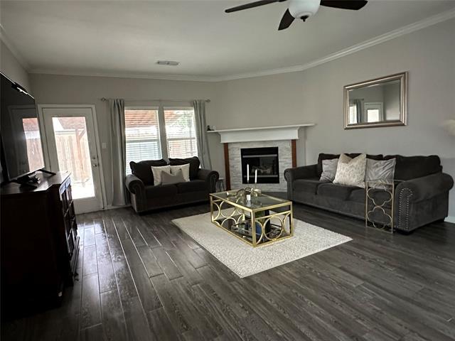 Building Photo - 1610 Wildflower Dr