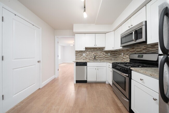 Building Photo - 149 Webster Ave