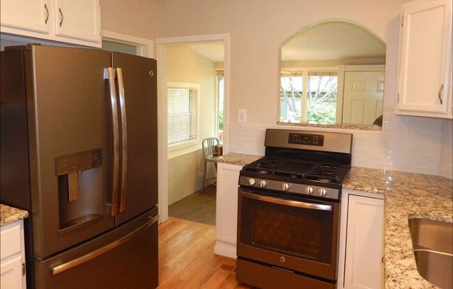 Building Photo - $0 DEPOSIT OPTION! BERKELEY/HIGHLANDS, BEAUTIFUL HOME, EXCEPTIONAL UPDATES AND CONDITION, BEAUTIF...