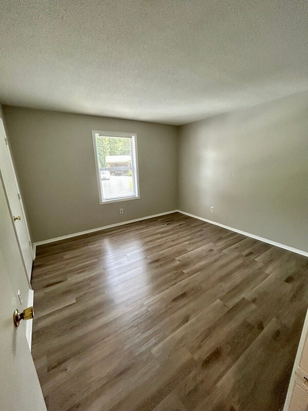 Building Photo - 1464 Sherwood Dr