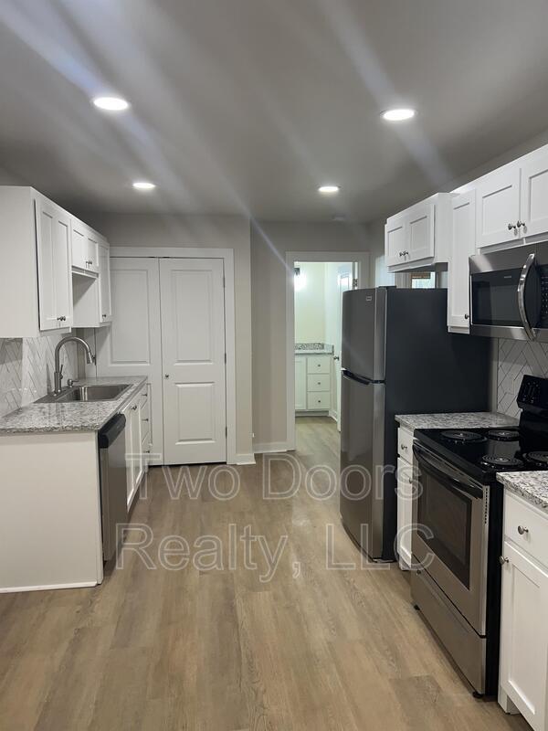 Building Photo - 221 W Himes St