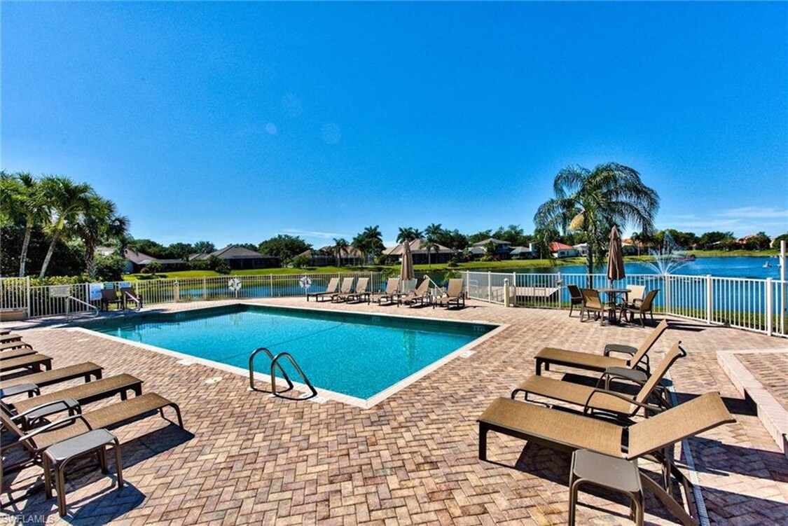 Building Photo - 11305 Longshore Way E