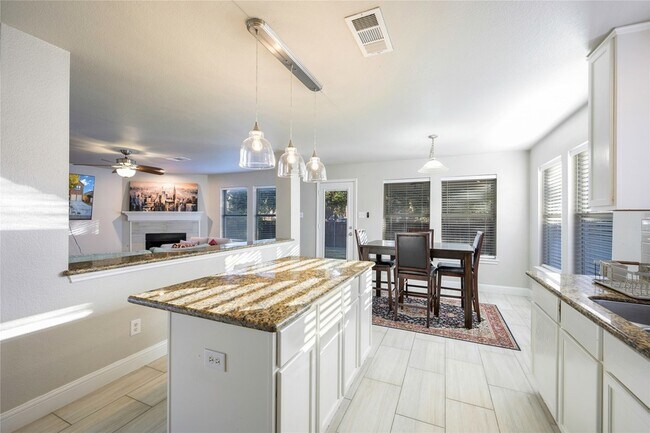 Building Photo - 10101 Benwick Dr