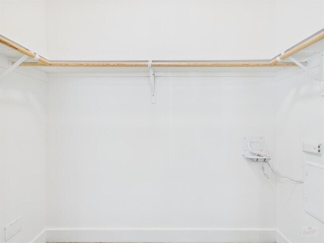 Building Photo - 711 W 32nd St