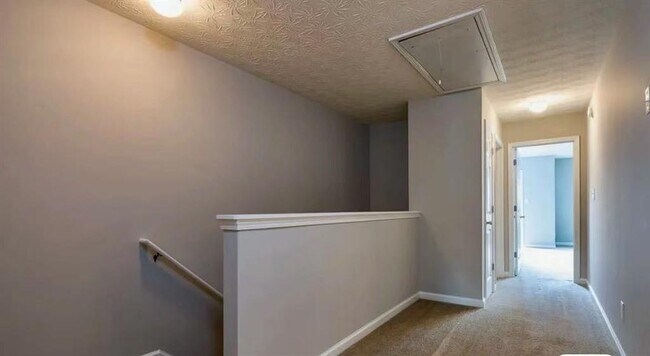 Building Photo - 4000 Labrador Way