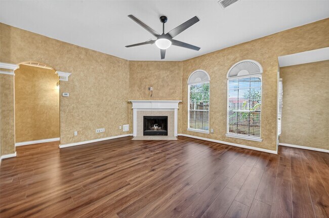 Building Photo - 307 Roans Prairie Ln