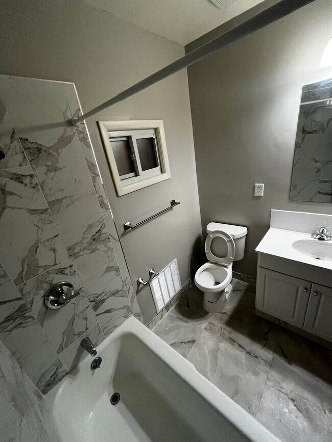 Building Photo - 135 Sherman Pl