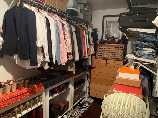 Building Photo - 146 N Brockway St