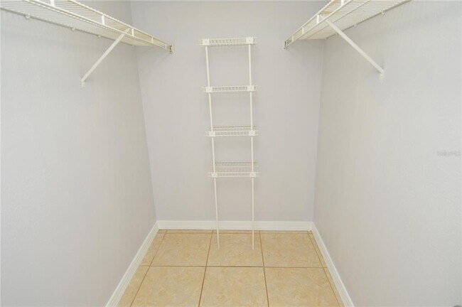 Building Photo - 8643 Mallard Reserve Dr